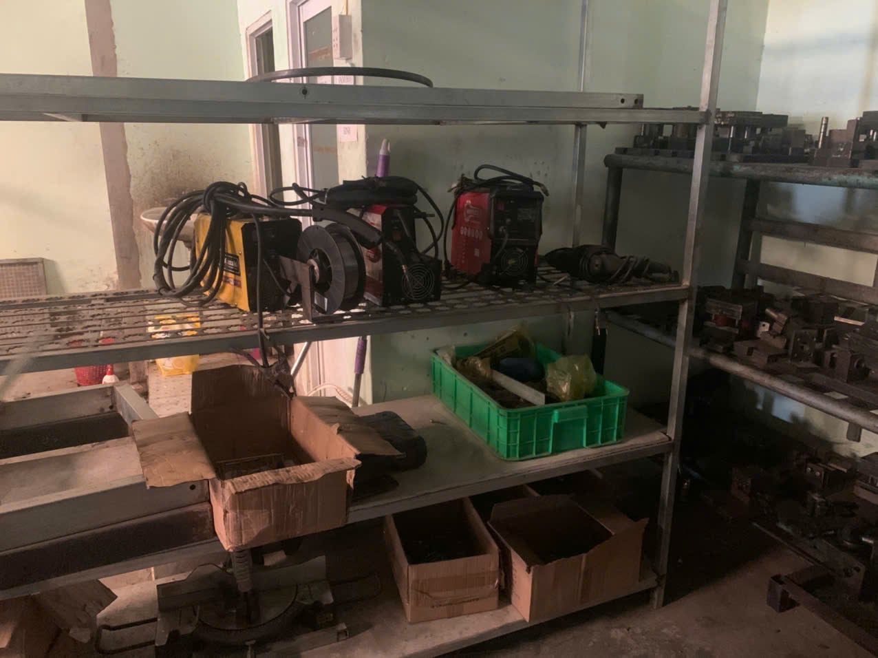 Welding station at An Thanh Technology, a DEWIN-verified Vietnamese supplier facility