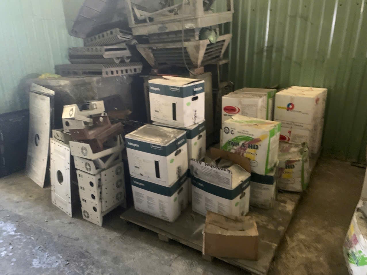 Coating and finishing line at Vinh Loc Metal Mechanical And Electrical Import Export Trading Production, a DEWIN-verified Vietnamese supplier facility