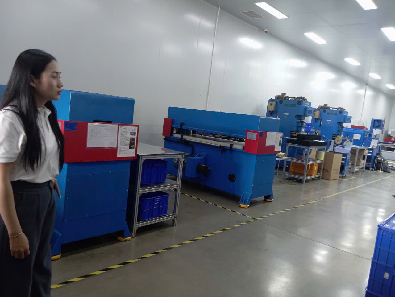 Production floor at Century Creation, a DEWIN-verified Vietnamese supplier facility
