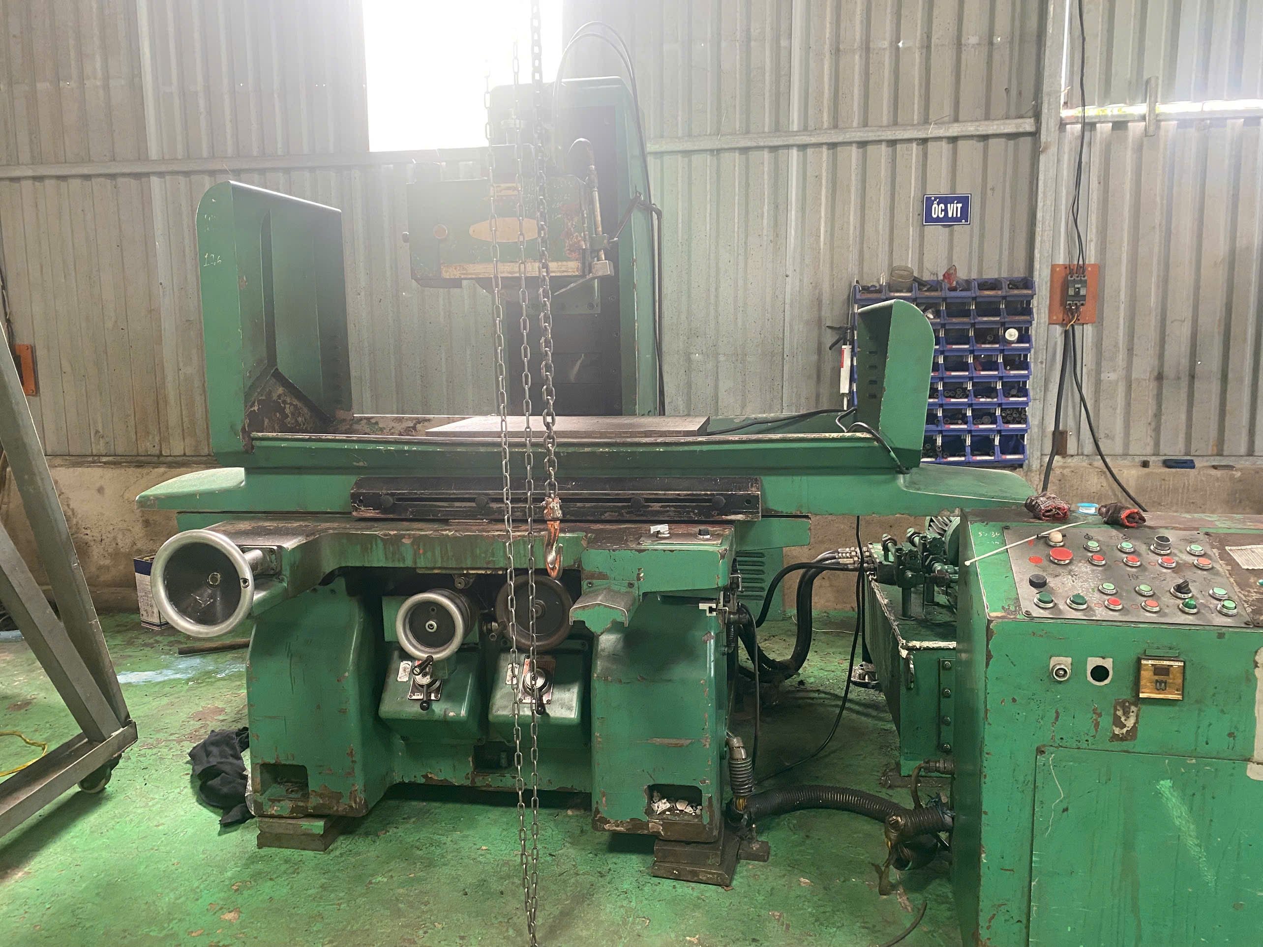 Surface grinding machine at Minh Long Mechanical Production Trading Service, a DEWIN-verified Vietnamese supplier facility