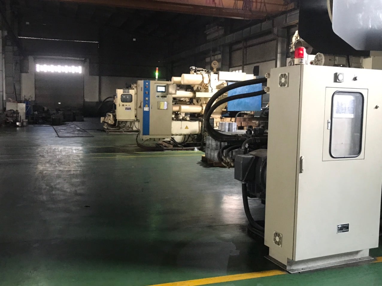 Die casting machine at Minh Uy Production Technology, a DEWIN-verified Vietnamese supplier facility
