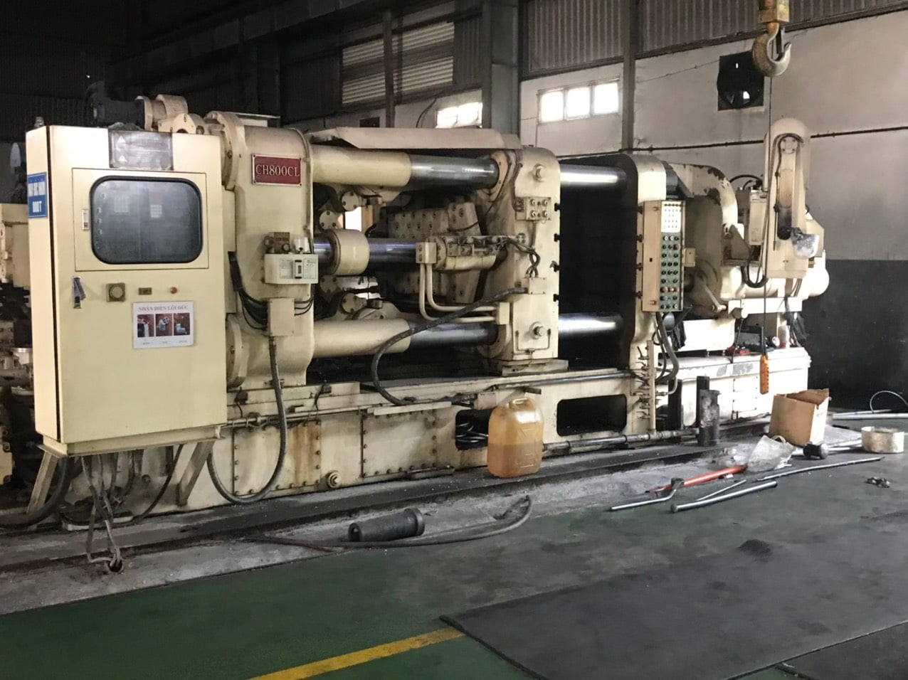 Die casting machine at Minh Uy Production Technology, a DEWIN-verified Vietnamese supplier facility