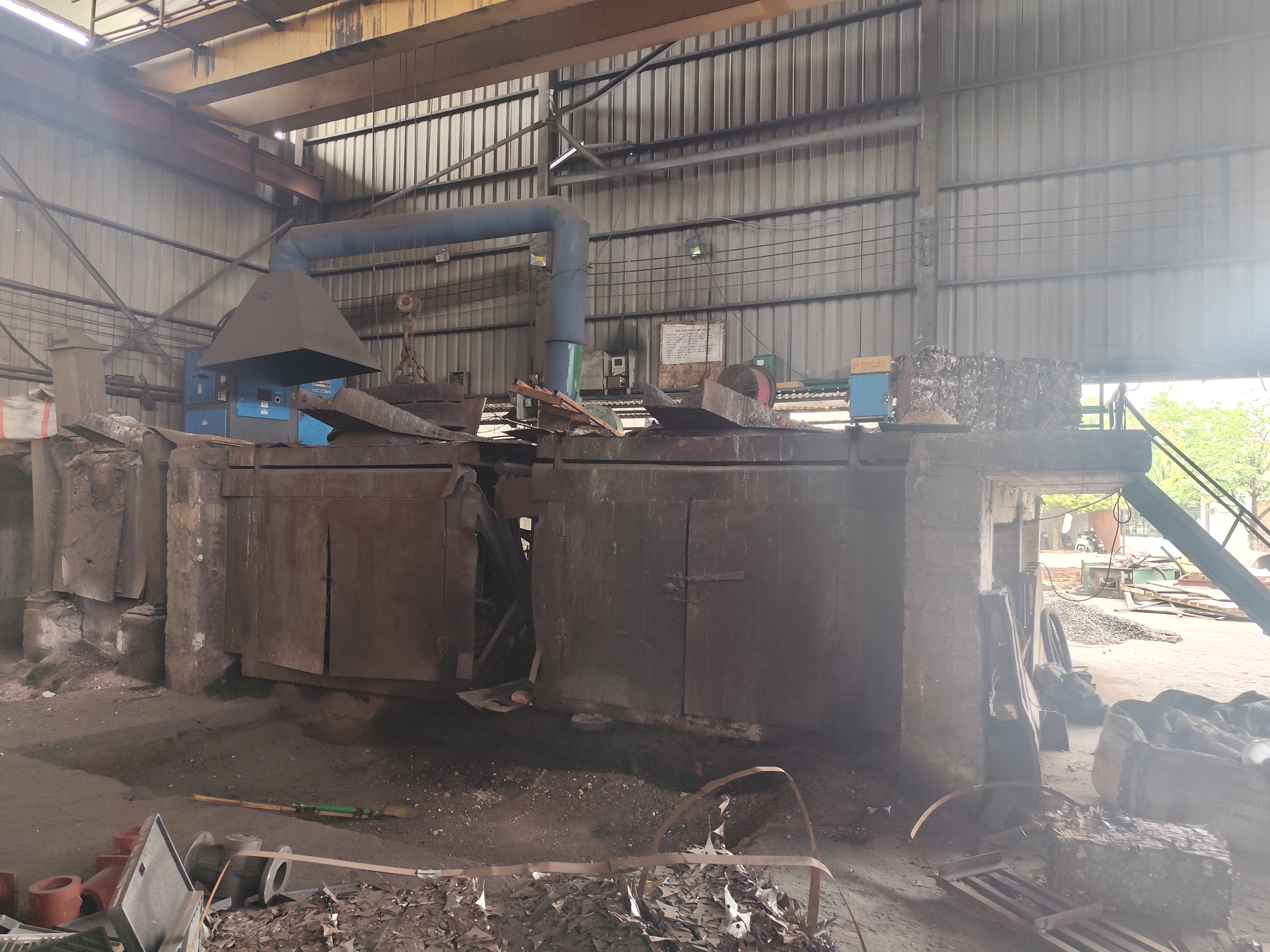 Melting furnace in the foundry at Anh Minh, a DEWIN-verified Vietnamese supplier facility